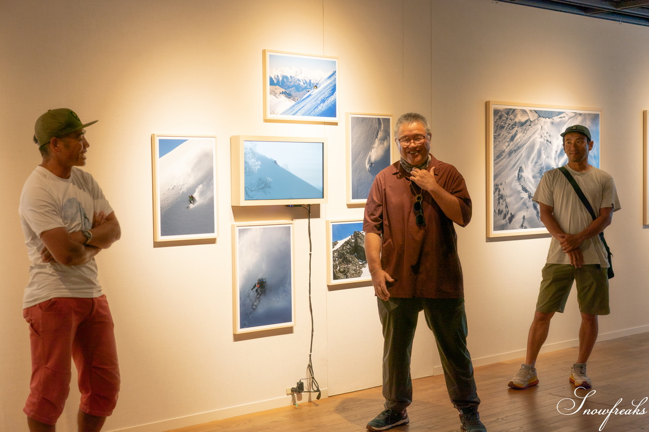 写真展『Four White Lights』｜菅沼浩さん、渡辺洋一さん、関口雅樹さん、小橋城さん。4人の作家たちによる合同映像写真展『Four White Lights』。待望の札幌会場、本日より開幕です。